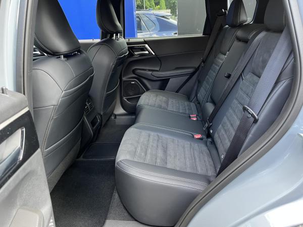 Mitsubishi Outlander 2.4 PHEV 4WD Intro Edition, Allwetter