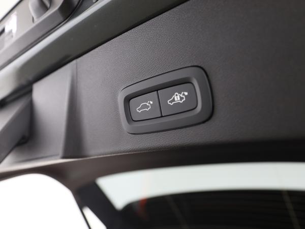 Volvo XC40 B3/Core/ Allwetter/SOFORT!