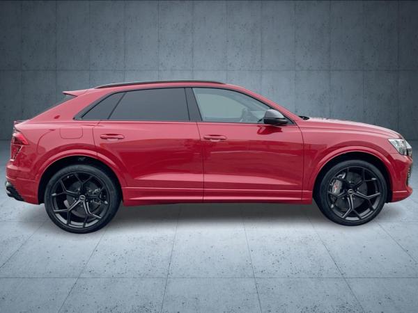 Audi RS Q8 SUV performance tiptr. FwpAdv Vmax305 23
