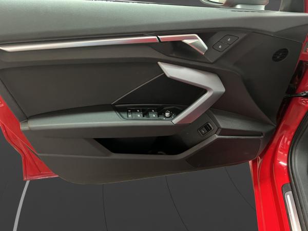 Audi A3 Limousine 35 TDI advanced AHK Matrix LM 18" Navi RFK ACC