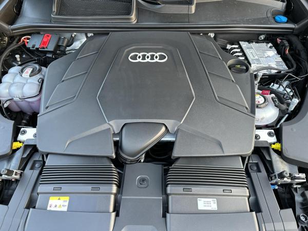 Audi Q8 TFSI e quattro S line Ext. ACC MATRIX WKR AHK *SOFORT VERFÜGBAR*