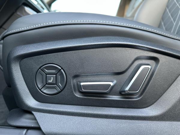 Audi Q8 TFSI e quattro S line Ext. ACC MATRIX WKR AHK *SOFORT VERFÜGBAR*