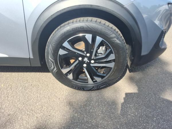 Peugeot 2008 Elektro - 136 PS - Allure + Navi - Gebrauchtwagen