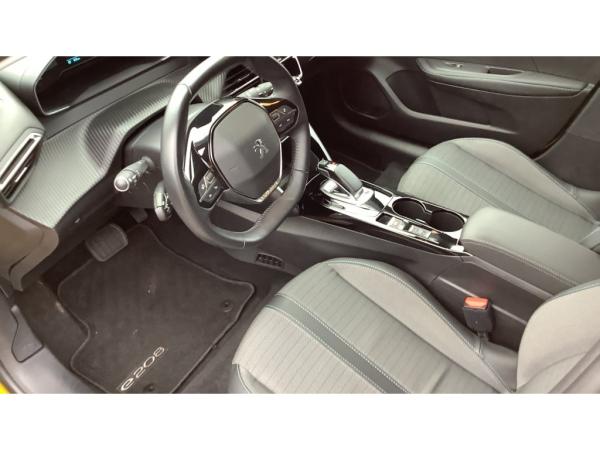 Peugeot 208 Elektro - 136 PS - Allure + Navi - Gebrauchtwagen