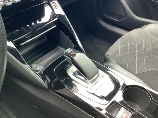 Peugeot 208 Elektro - 136 PS - GT Pack + Navi - Gebrauchtwagen