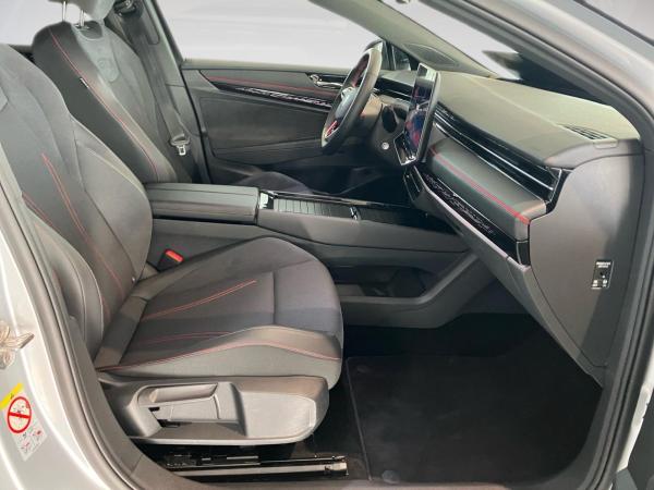 Volkswagen ID.7 GTX NP.74T ACC.5J-G.WÄRMEPUMPE.AHK.AREA-VIEW.NAVI.HUD.LED.APP-C