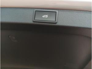 Skoda Octavia Combi Sportline 2.0 TDI DSG AHK ACC NAVI