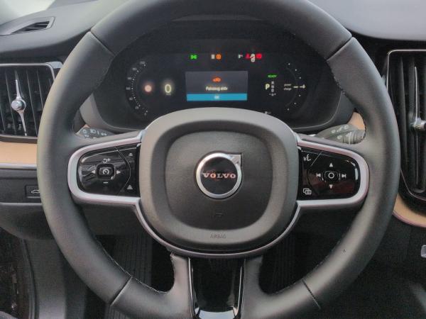Volvo XC60 T6 AWD Plus Bright+Allwetter+Licht-Pak.