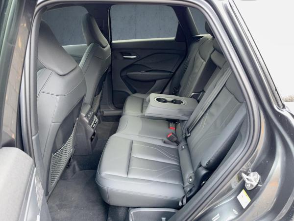 Audi Q3 TFSI S tronic ⇒ 150 PS ⇒ S-Line ⇒ LF 0,98 ⇒ Tech-Plus ⇒ Panoramadach