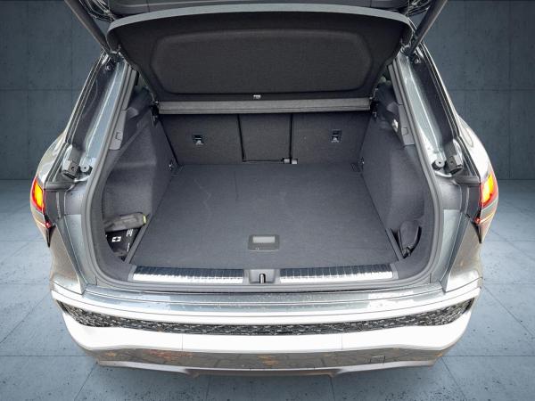 Audi Q3 TFSI S tronic ⇒ 150 PS ⇒ S-Line ⇒ LF 0,98 ⇒ Tech-Plus ⇒ Panoramadach