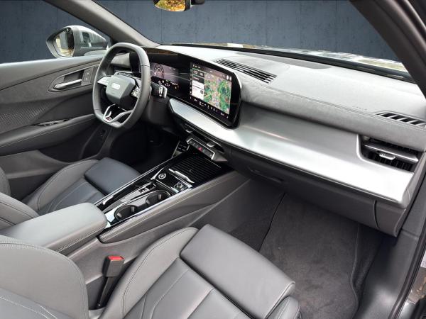 Audi Q3 TFSI S tronic ⇒ 150 PS ⇒ S-Line ⇒ LF 0,98 ⇒ Tech-Plus ⇒ Panoramadach