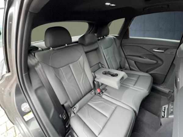 Audi Q3 TFSI S tronic ⇒ 150 PS ⇒ S-Line ⇒ LF 0,98 ⇒ Tech-Plus ⇒ Panoramadach