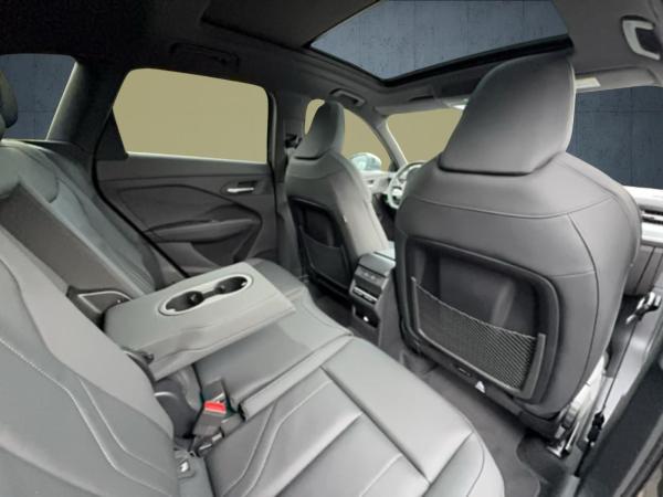 Audi Q3 TFSI S tronic ⇒ 150 PS ⇒ S-Line ⇒ LF 0,98 ⇒ Tech-Plus ⇒ Panoramadach