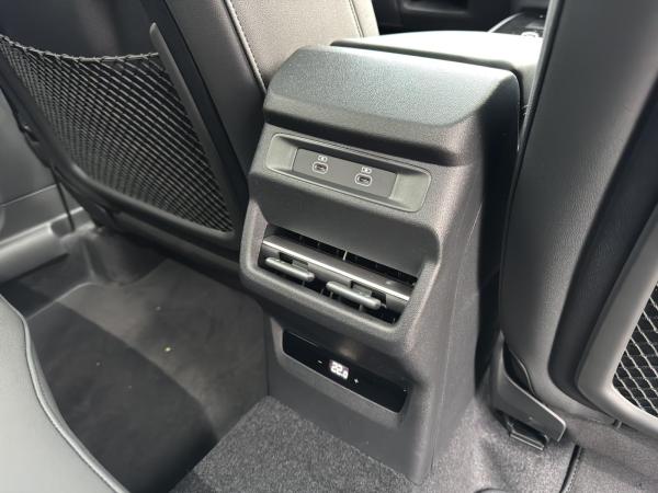 Audi Q3 TFSI S tronic ⇒ 150 PS ⇒ S-Line ⇒ LF 0,98 ⇒ Tech-Plus ⇒ Panoramadach