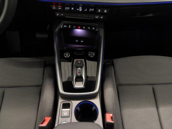 Audi A3 Sportback 40 TFSIe S line MATRIX SONOS AHK KAMERA 17 NAVI ACC 5-J-GARANTIE