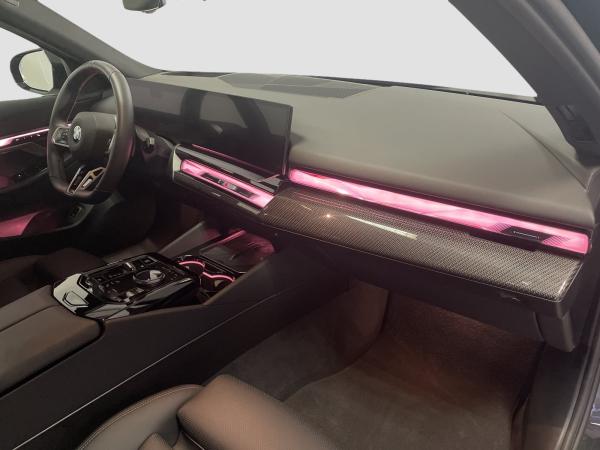 BMW 520 d xDrive Touring M Sport Standheizung AHK *Nur im März*