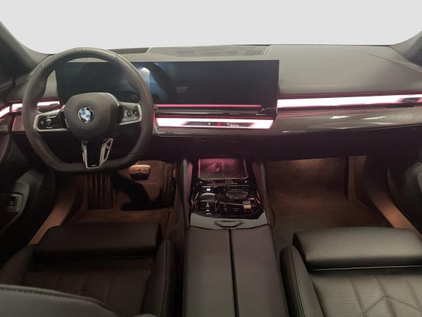 BMW 520 d xDrive Touring M Sport Standheizung AHK *Nur im März*