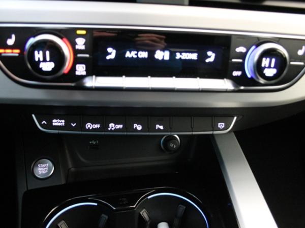 Audi A4 Avant 45 TFSI quattro S line AHK Stadt Paket