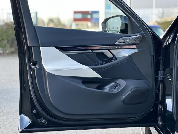 BMW 540 d xDrive Touring M Sport Pro Head-Up DAB