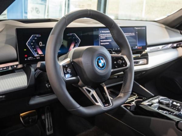 BMW 530 5 Touring (G61)