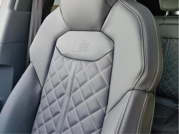 Audi Q8 60 TFSI e S line business 360kW/ 490 PS !Dienstwagen 0,5%!