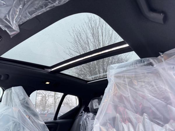 Volvo XC40 B4 DKG ULTRA DARK - Inklusive Anhängerkupplung! - Standheizung - Sofort lieferbar!