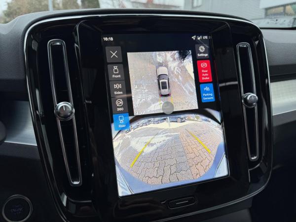 Volvo XC40 B4 DKG ULTRA DARK - Inklusive Anhängerkupplung! - Standheizung - Sofort lieferbar!