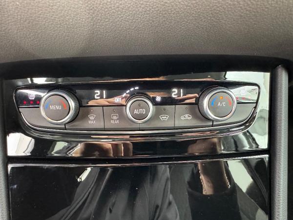 Opel Grandland 1.6 Hybrid LED+Navi+SHZ+360