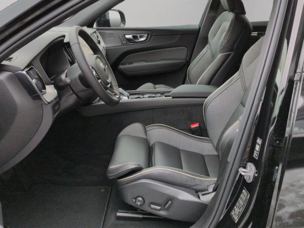 Volvo XC60 T6 AWD Plus Black Edition+Standh+Licht-Pak