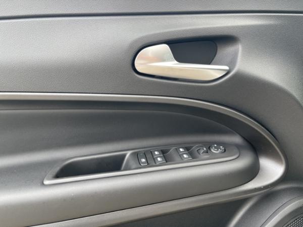 Jeep Avenger Altitude Mild-Hybrid ALLWETTER+PDC+KAMERA+CARPLAY+SHZ