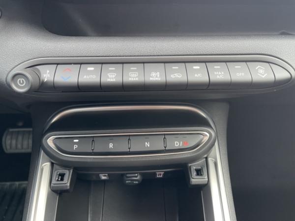 Jeep Avenger Altitude Mild-Hybrid ALLWETTER+PDC+KAMERA+CARPLAY+SHZ