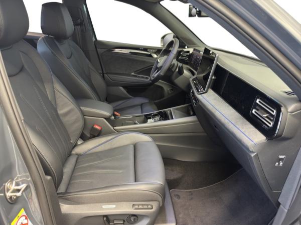 Volkswagen Tiguan R-Line 1.5 eTSI 150 PS DSG *HD-MATRIX*NAV*LEDER*GARANTIE*WKR*62.090€