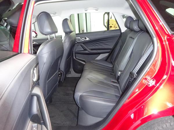 MG HS Luxury Hybrid +