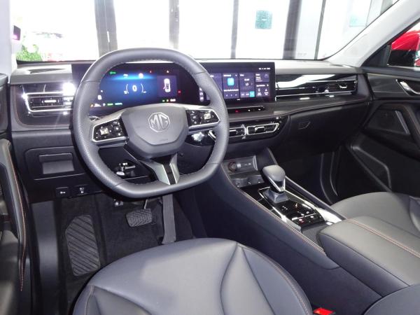 MG HS Luxury Hybrid +