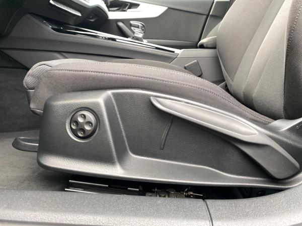 Audi A4 Limousine advanced 30 TDI S tr. LED Stdhz ACC