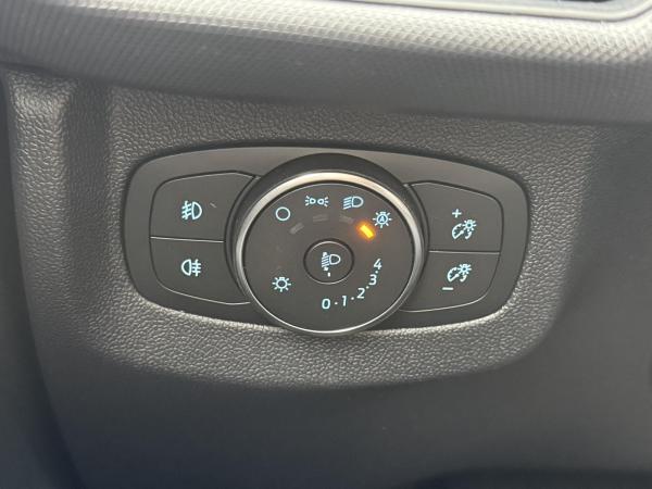 Ford Transit Courier Elektro✔️Wartung & Verschleiss✔️Navi✔️ACC✔️AHK✔️