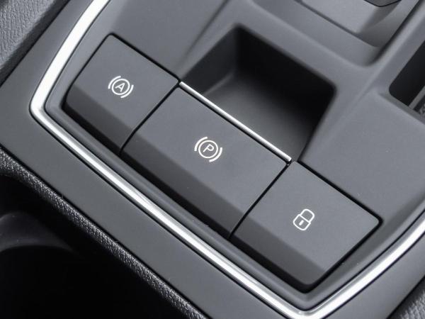 Seat Leon Sportstourer Road Edition 1.5 e-HYBRID DSG SITZHEIZUNG