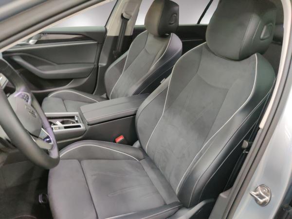 Volkswagen Passat Variant Business 1.5 eHybrid AHK/HuD/Navi