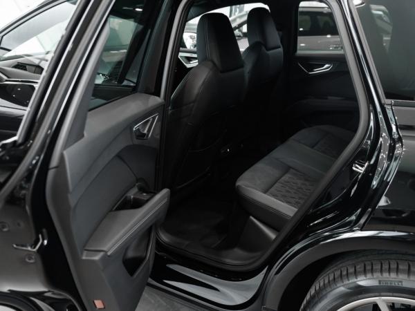 Audi Q4 e-tron 45 quattro