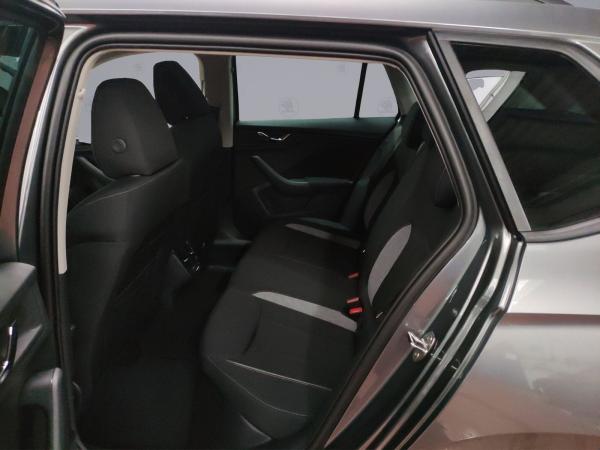 Skoda Kamiq Tour 1.0 TSI DSG LED DAB SHZ RFK PDC PDC