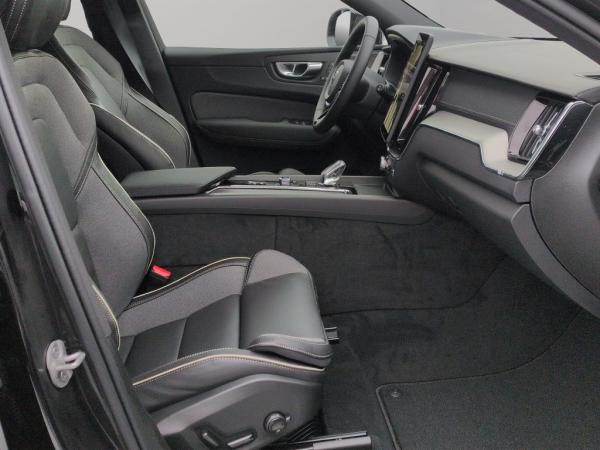 Volvo XC60 T6 AWD Ultra Black Edition+Luft+AHZV+SOFORT