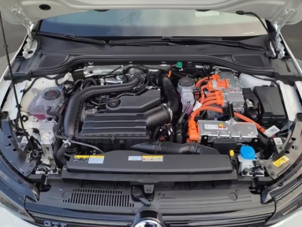 Volkswagen Golf VIII GTE