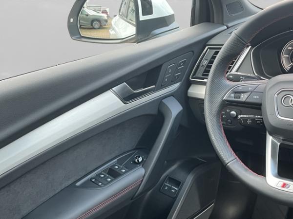 Audi Q5 55 TFSI e QUATTRO S_LINE+AHK+PANO+MATRIX