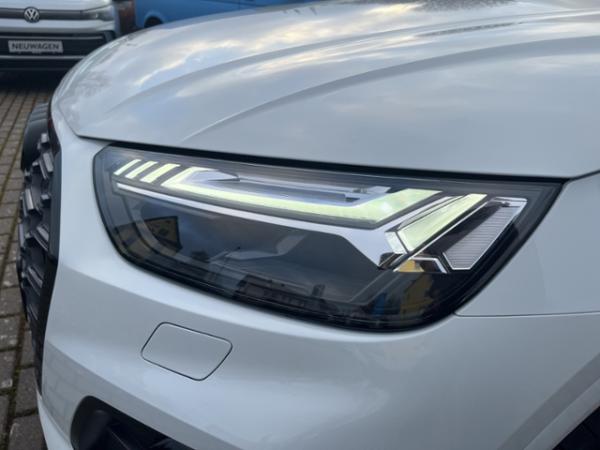 Audi Q5 55 TFSI e QUATTRO S_LINE+AHK+PANO+MATRIX