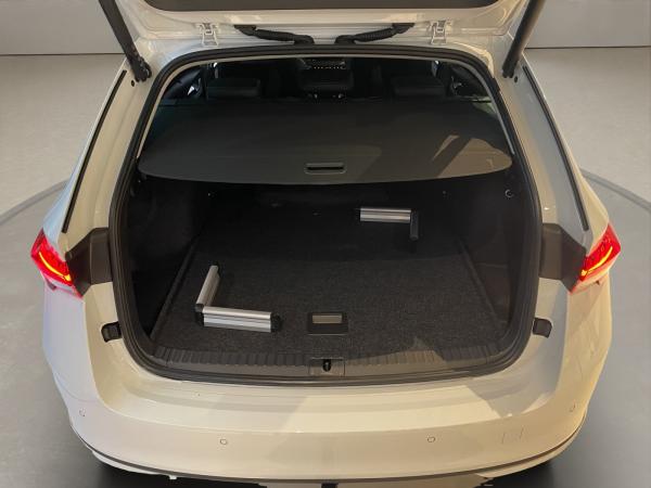 Skoda Octavia Combi 2.0 TDI SOFORT VERFÜGBAR! DSG Balanc ACC AHK AUT Navi Skoda Octavia Combi 2.0 TDI SOFORT VERFÜGBAR! DSG Balanc ACC AHK AUT Navi