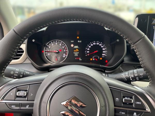 Suzuki Swift 1.2 Dualjet Hybrid Comfort*Navi/LED/SHAZ/DAB/Keyless Entry*