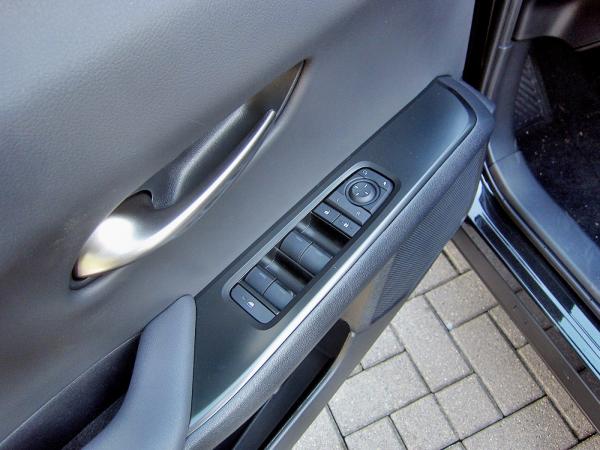 Lexus UX-300h UX 300h F Sport Design