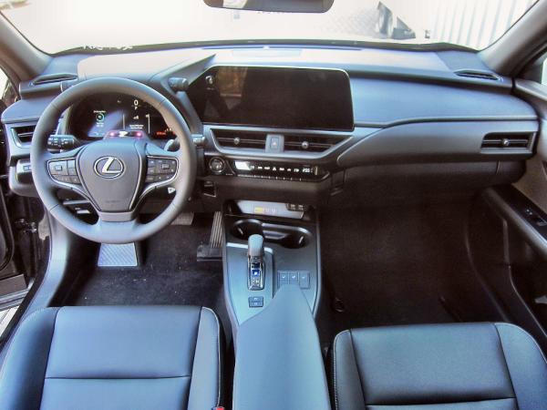 Lexus UX-300h UX 300h F Sport Design