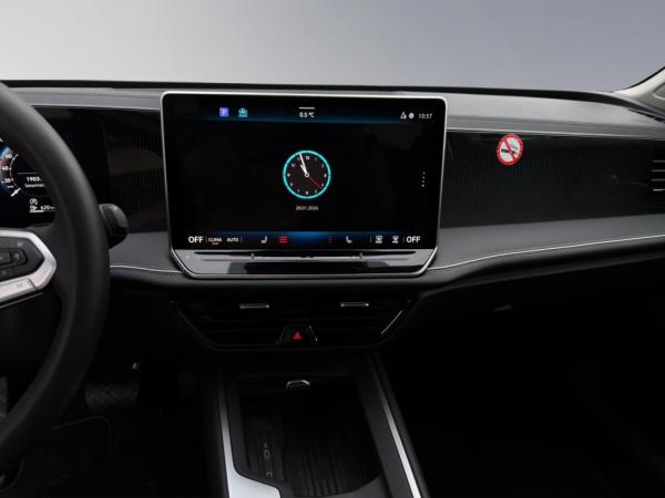 Volkswagen Passat Variant 1.5eTSI DSG Busisness AHK