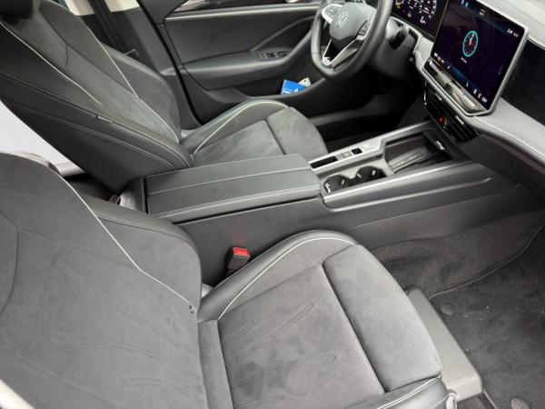 Volkswagen Passat Variant 1.5eTSI DSG Busisness AHK